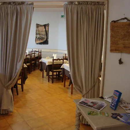 Monna Lisa Hotel 3*
