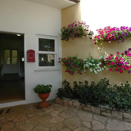 Monna Lisa Hotel